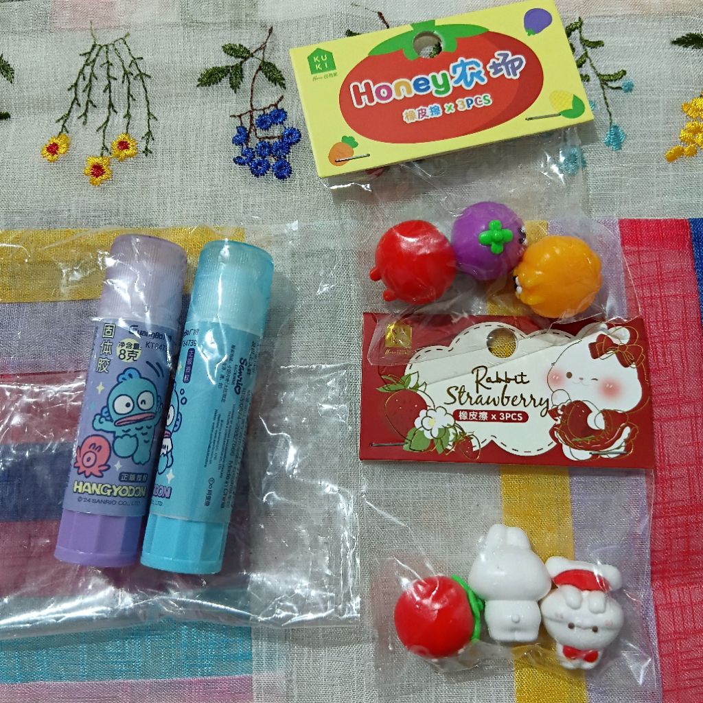 

PENGHAPUS, LEM STICK KARAKTER