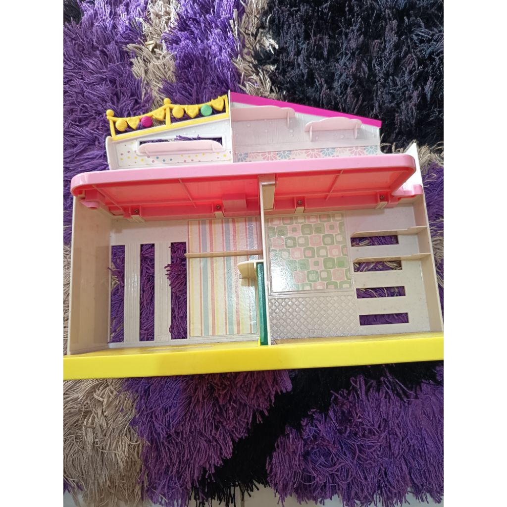 Rumah Moose kode kaca