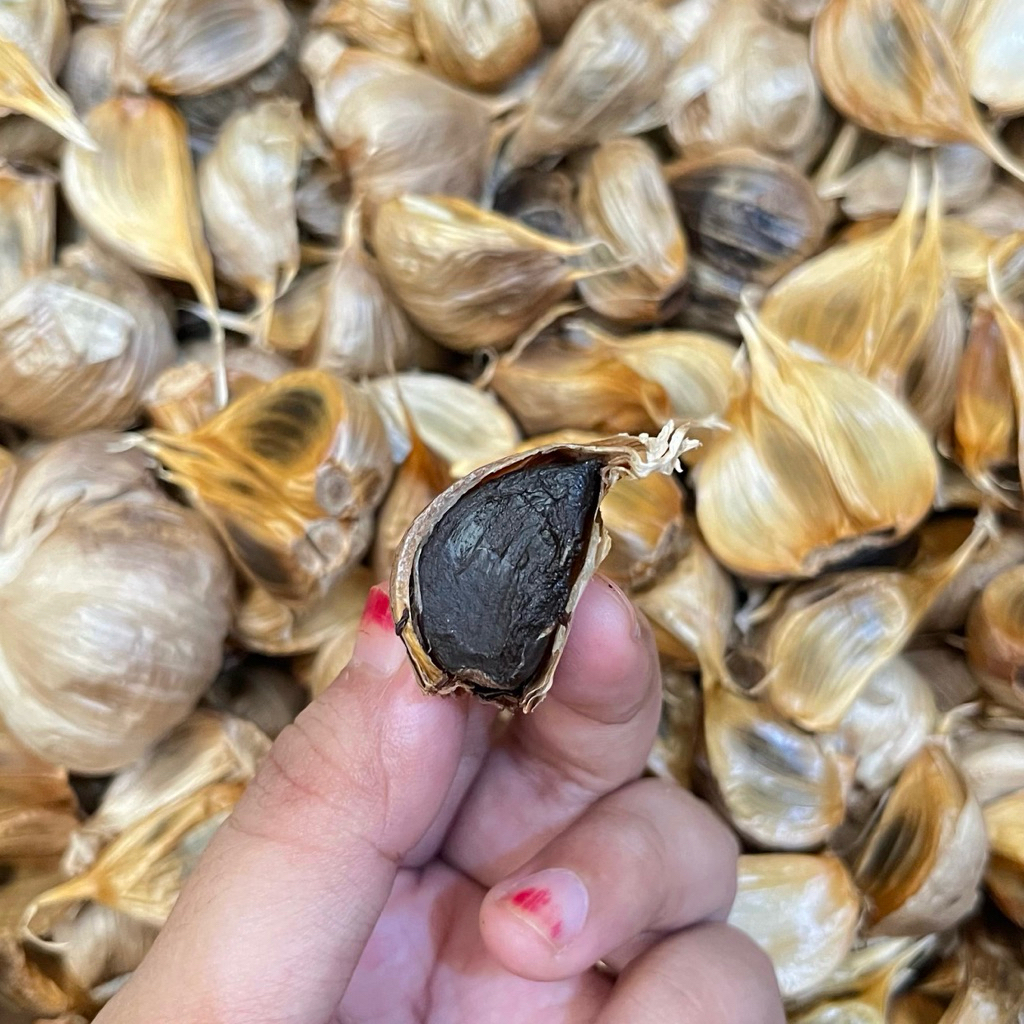 

Black Garlic Kating 100gr | Bawang Hitam Multiclove