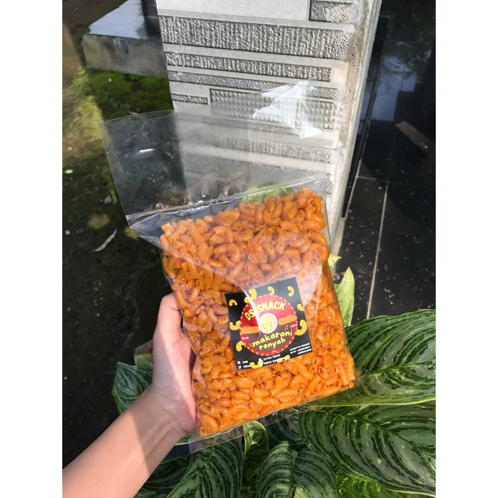 

MAKARONI CIKRUH PEDAS 250gr/500gr camilan renyah,gurih&pedas