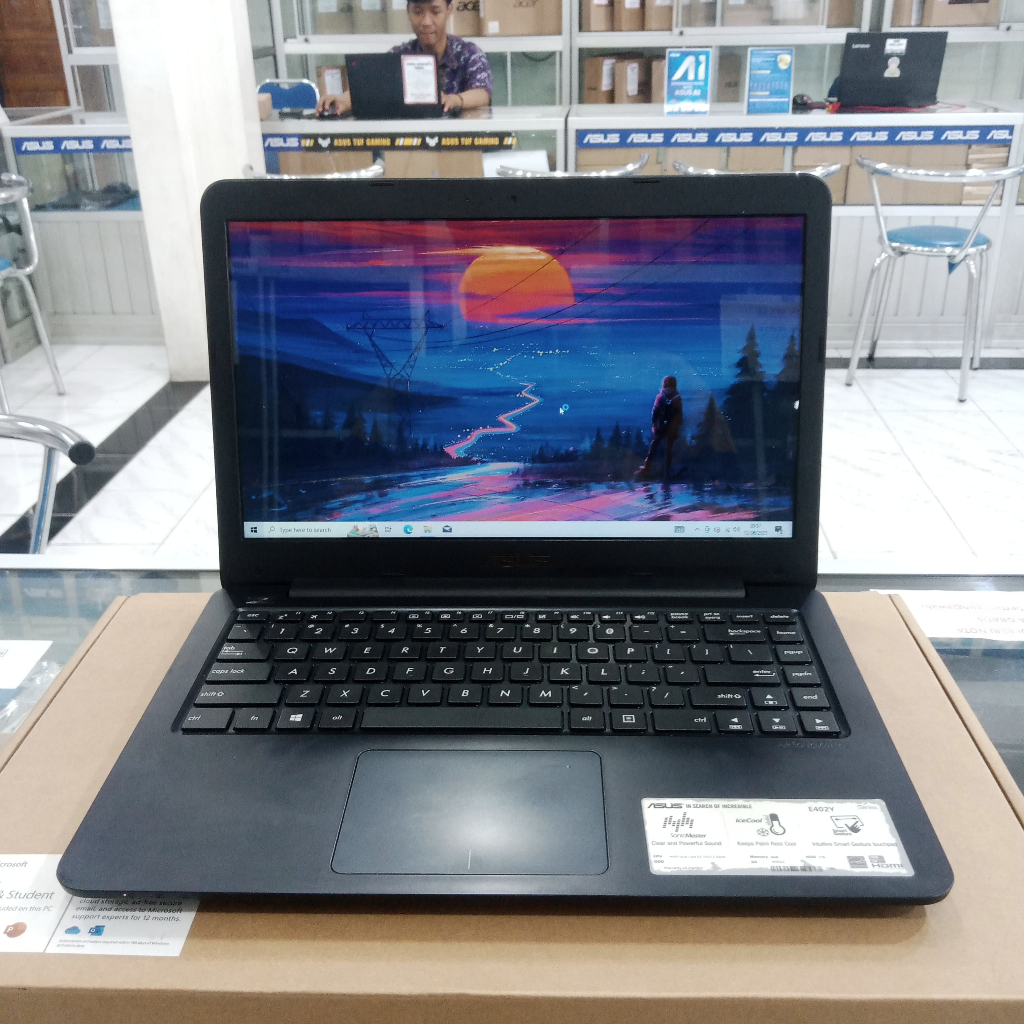 LAPTOP ASUS E402Y AMD E2-7015 RAM 4GB HDD 1TBLAYAR 14"INCH MURAH BERGARANSI