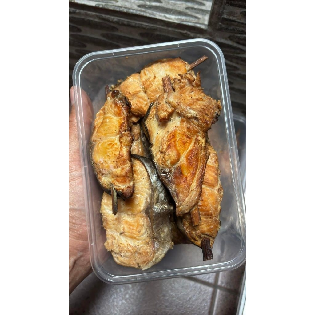 

ikan asap manyung |ikan asap jambal roti | ikan asap pari/PE