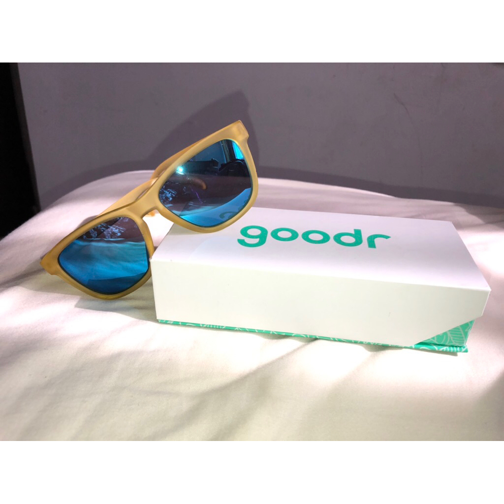 Kacamata Goodr kuning