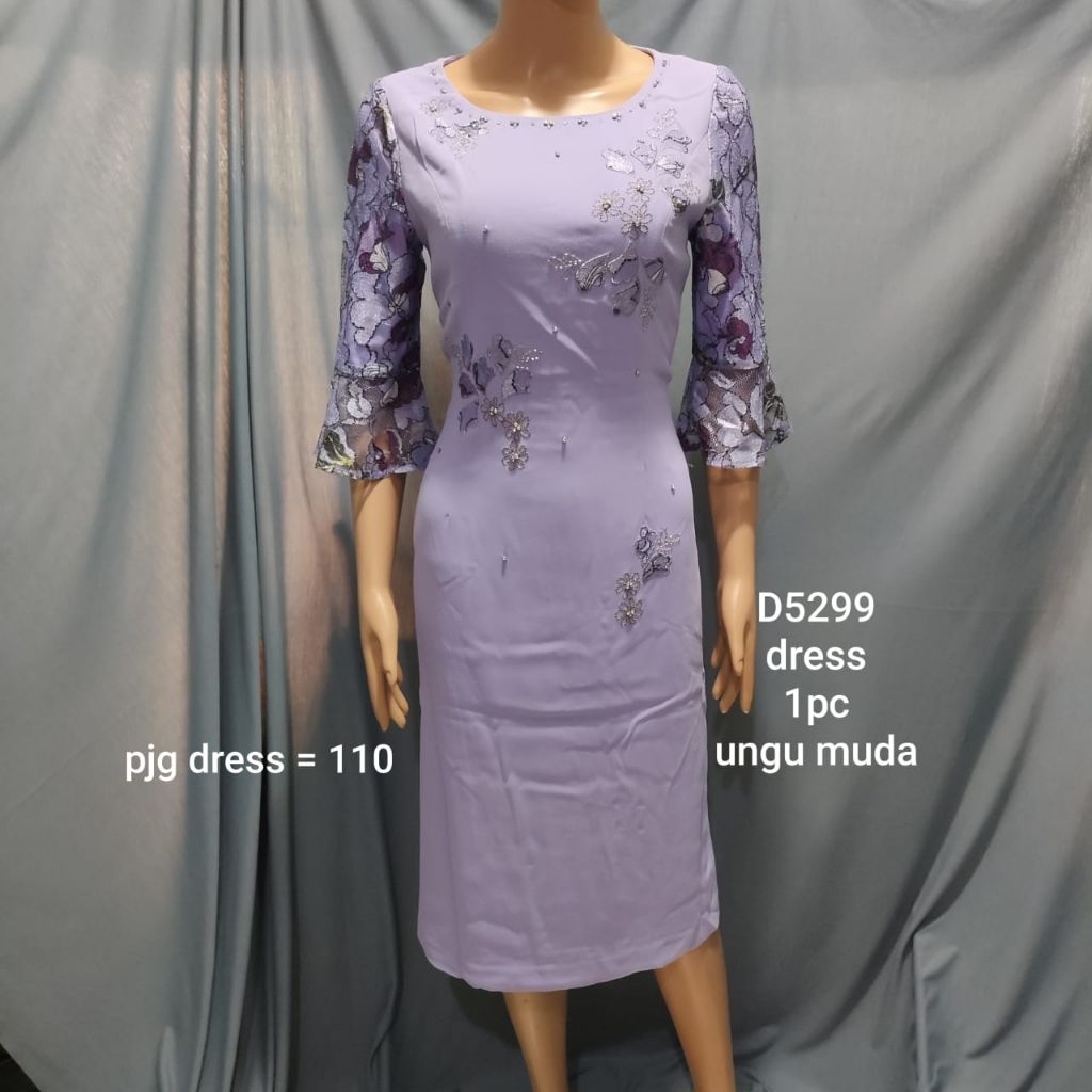 dress DRAGON 5299 ungu muda, bahan moscrepe ringan kombinasi brukat jala lengan