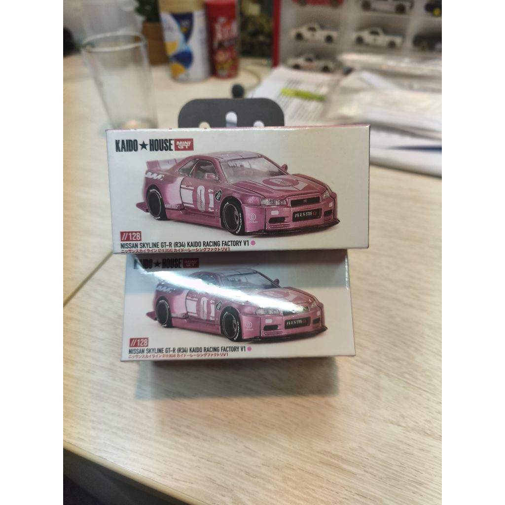 MINI GT Nissan Skyline R34 Pink