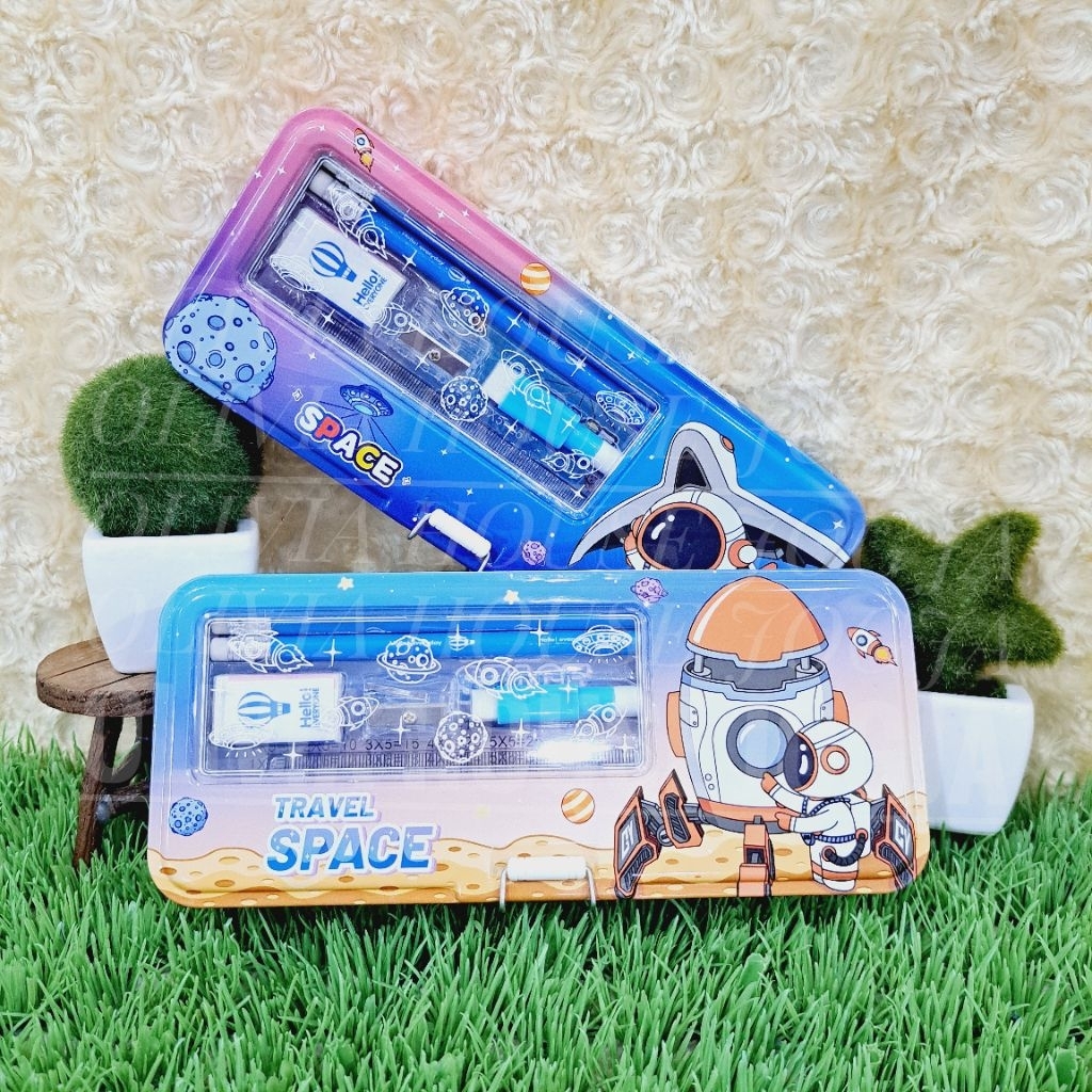 

Tempat Pensil Kaleng Astronot 6in1 Pencil Case Kaleng Astronot 6in1