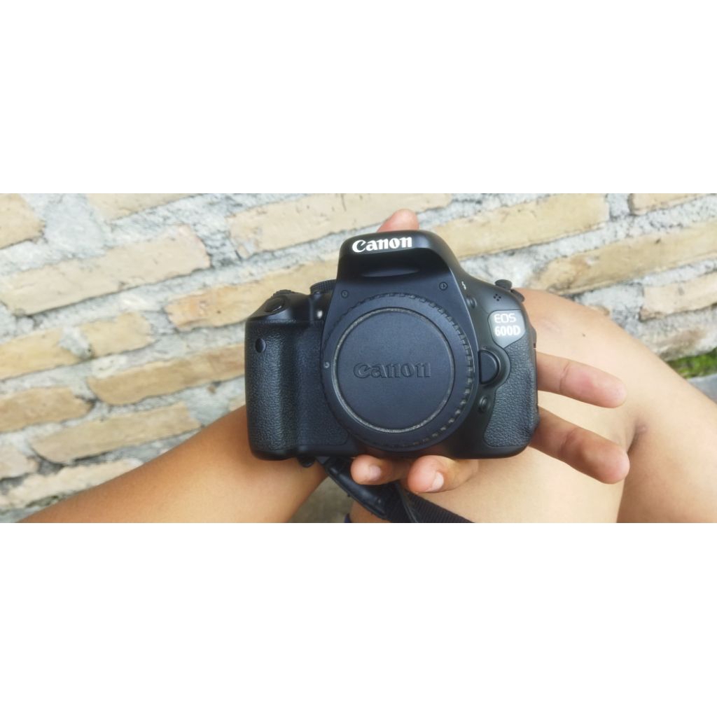 Kamera Canon EOS 600D + Lensa Fix Yongnuo