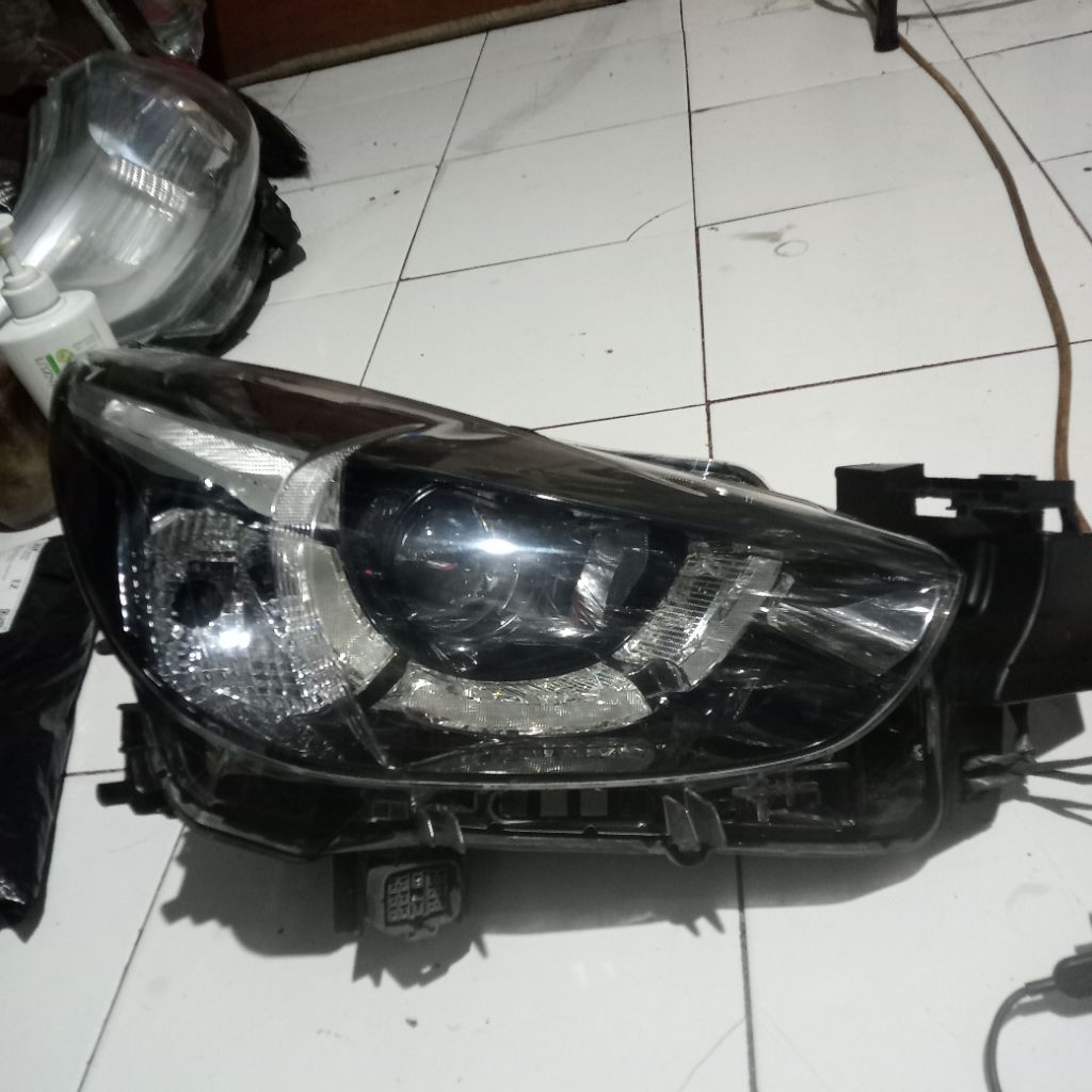 Headlamp Lampu Depan Mazda 2 Skyactive