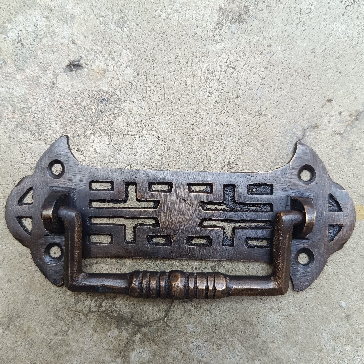 Tarikan Laci Kuningan Antik