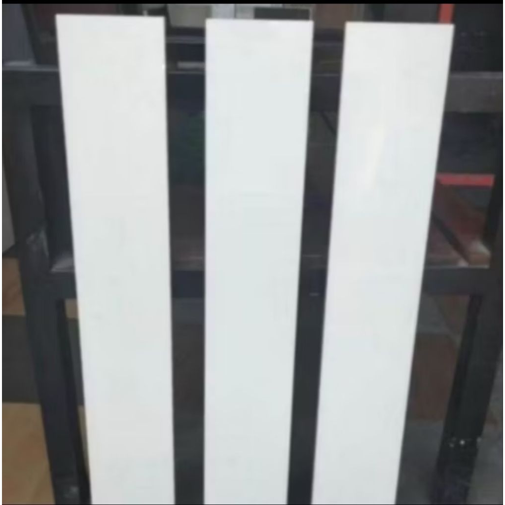 GRANIT KERAMIK PLINT PUTIH POLOS GLOSY 10X60 CUSTOM