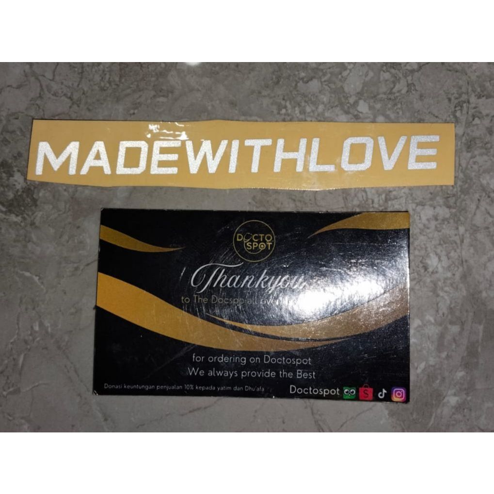 

Sticker MADEWITHLOVE MADE WITH LOVE( Untuk Motor Mobil Buku Estetik dll Outdoor indoor Bisa Custom )