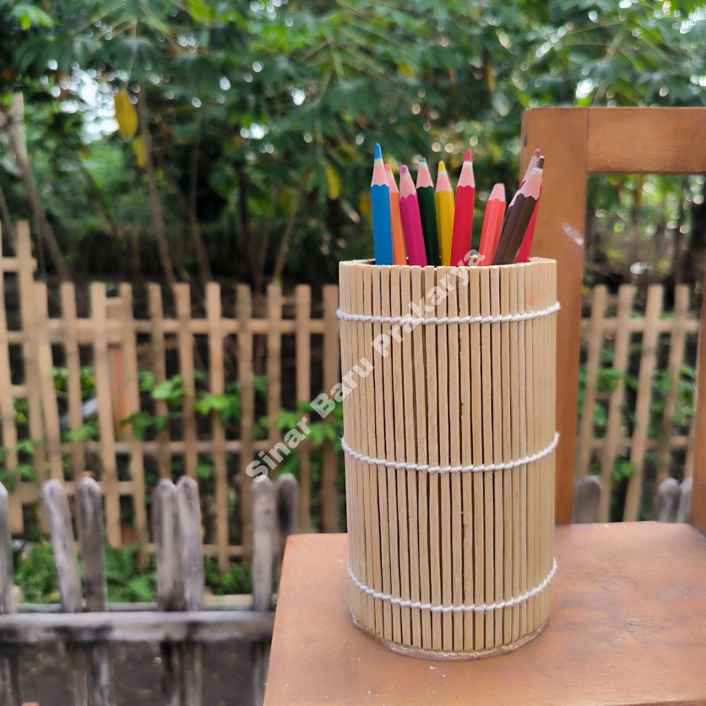 

Tempat Pensil Pulpen dari Bambu Aesthetic Tugas Prakarya
