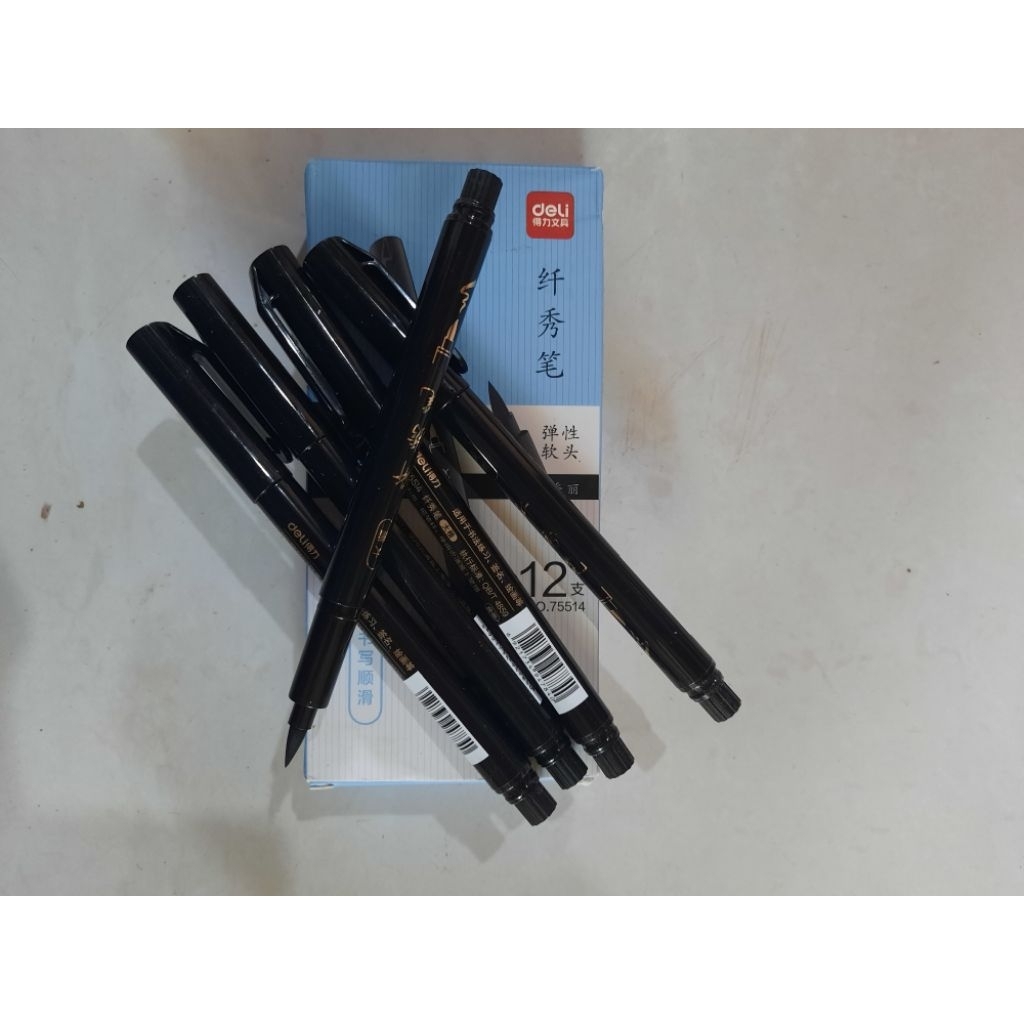 

Deli Brushpen Penebal Garis Crayon