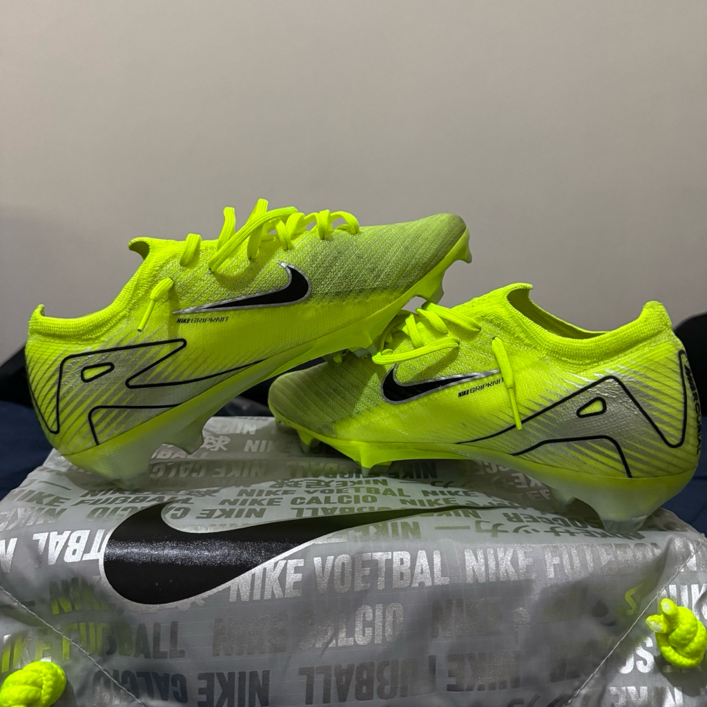 Nike Air Zoom Mercurial Vapor 16 Elite FG x MAD Voltage (SECOND)