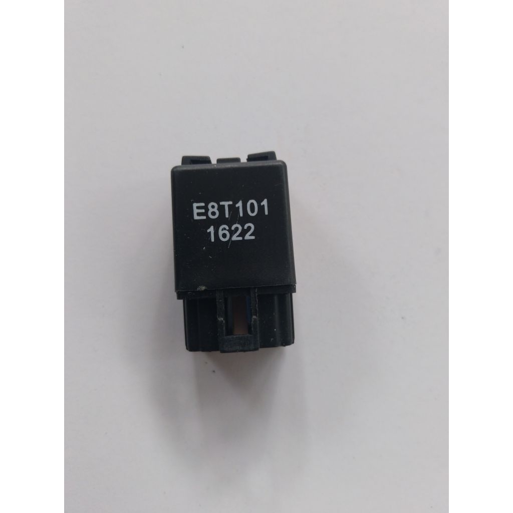 relay lampu mobil l300