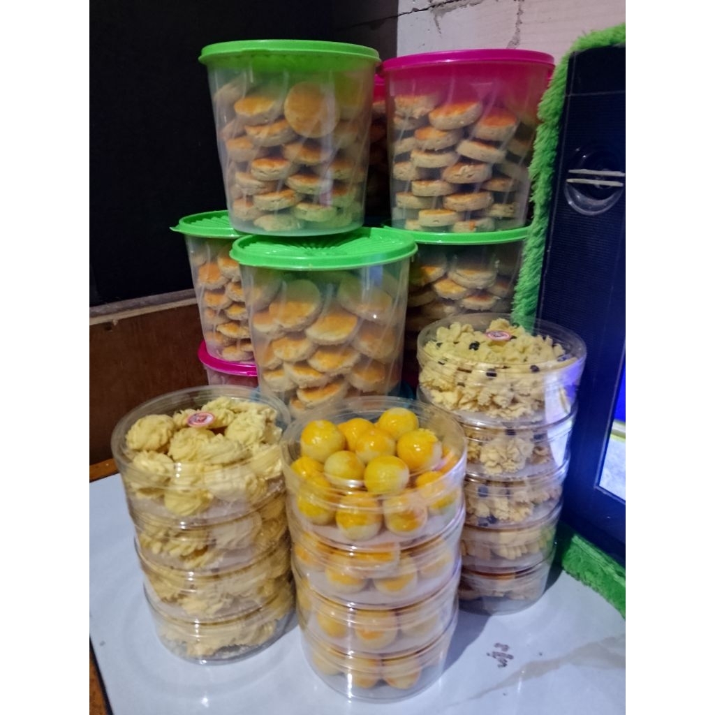 ANEKA KUE KERING KEMASAN TOPLES