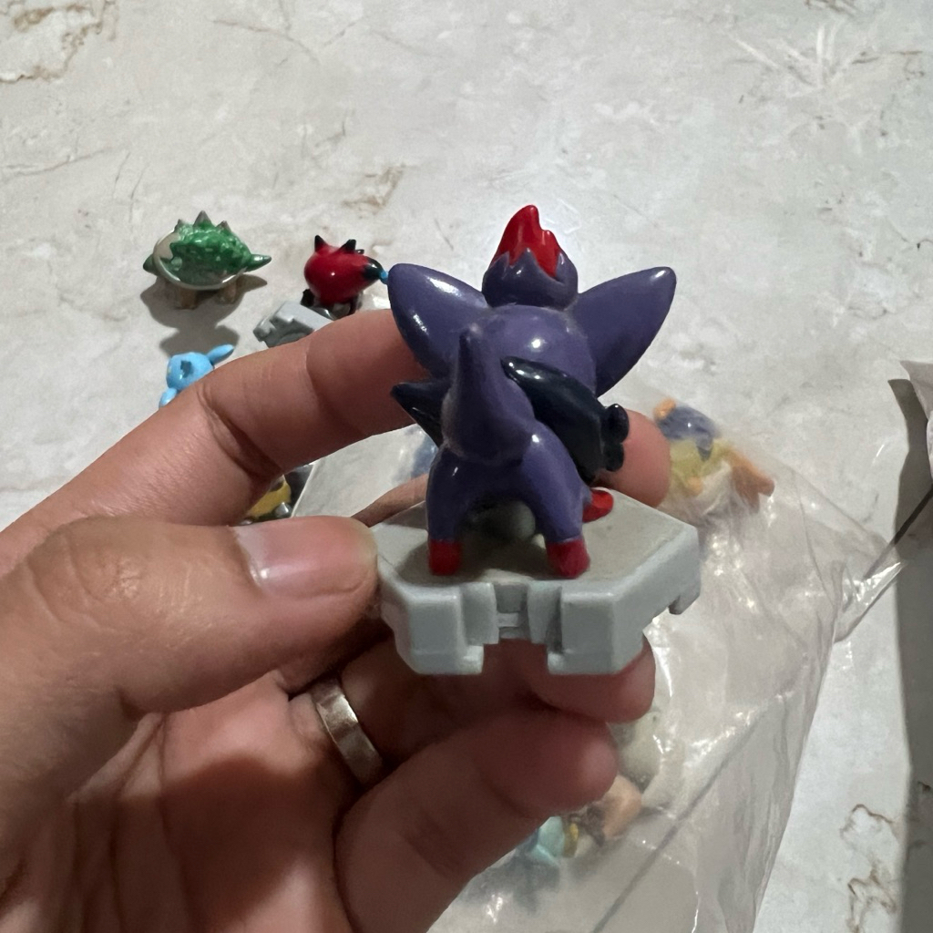 Pokemon Figure Zoroark dan zorua