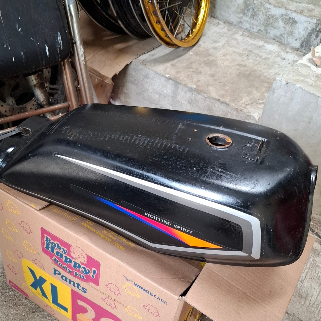 Tangki rx king list 2001 bekas bahan ckd (bukan ori)