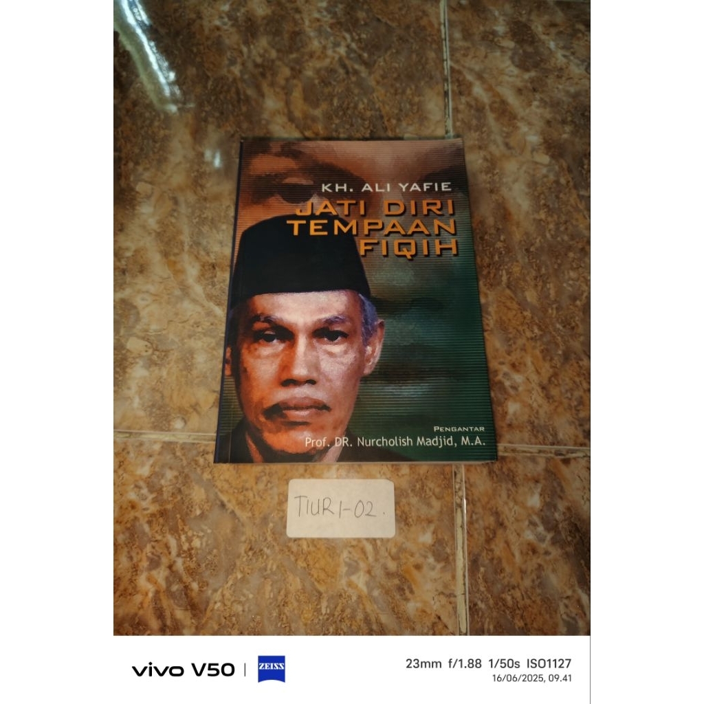 Buku Jati diri tempaan Fiqih - Kh Ali Yafie