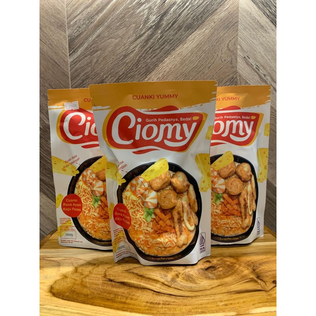 

CIOMY pouch rasa AYAM KEJU PEDAS
