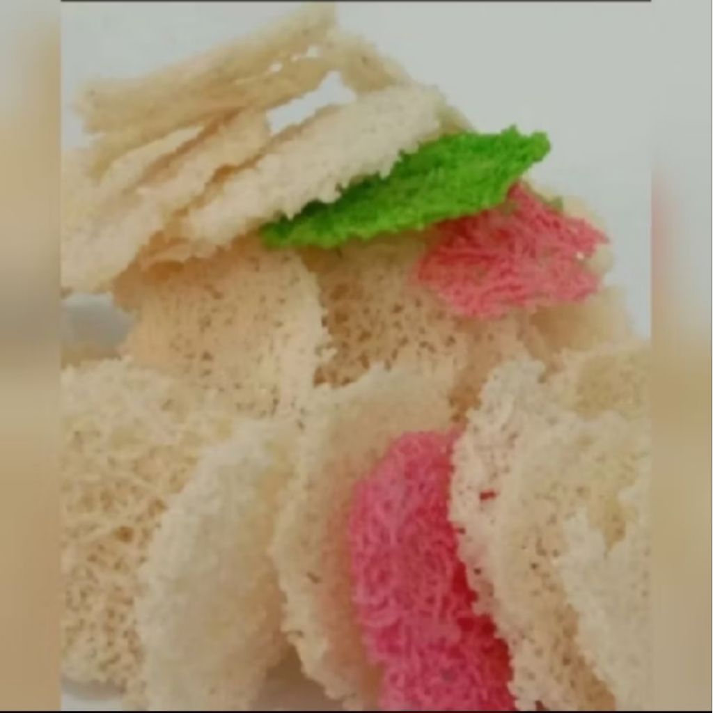 

KRUPUK SINGKONG atau RENGGINING SINGKONG patilo pathilo patholo dengan cita rasa khas (1000 grm)