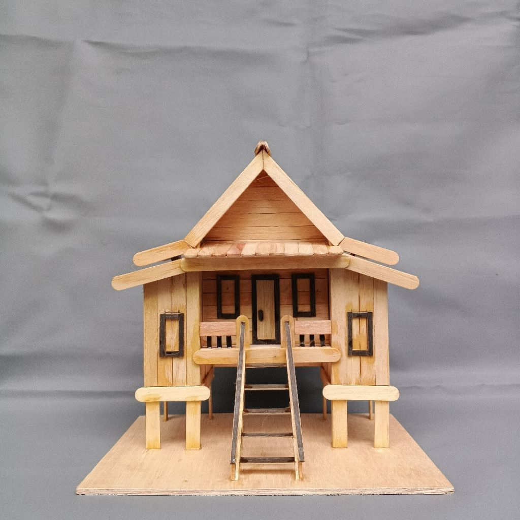 Miniatur Rumah Selaso Jatuh Kembar Rumah Adat Melayu khas Riau