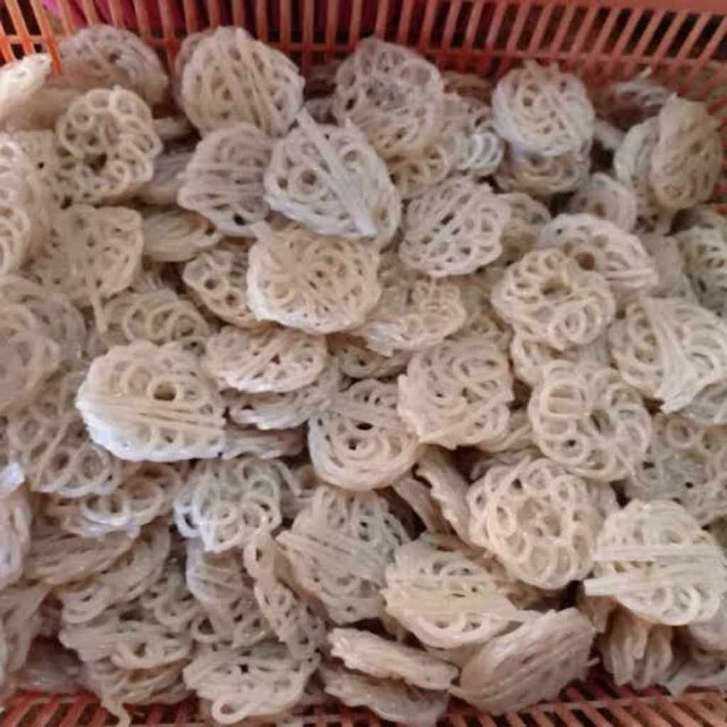 

Kerupuk Mawar Putih Kecil/Kerupuk Kaleng Mentah 250 gr