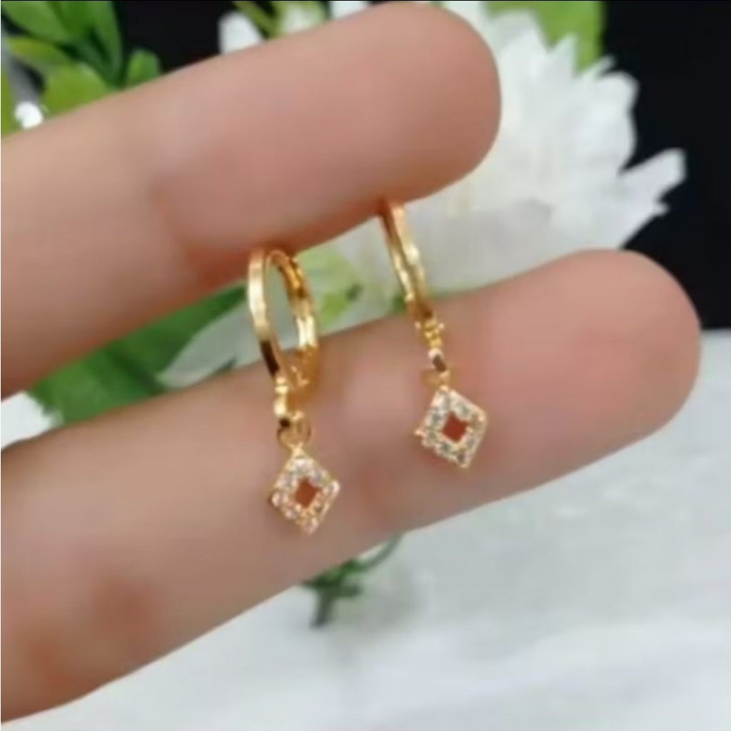 Anting Gantung Mata Diamond Kecil Simple Modern