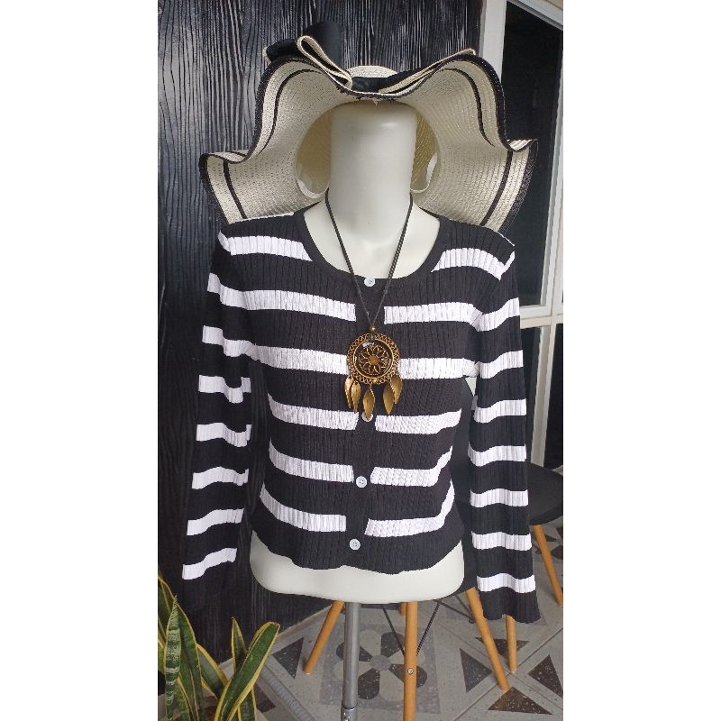 Cardi Rajut Salur Lidi Crop Hitam Putih PL