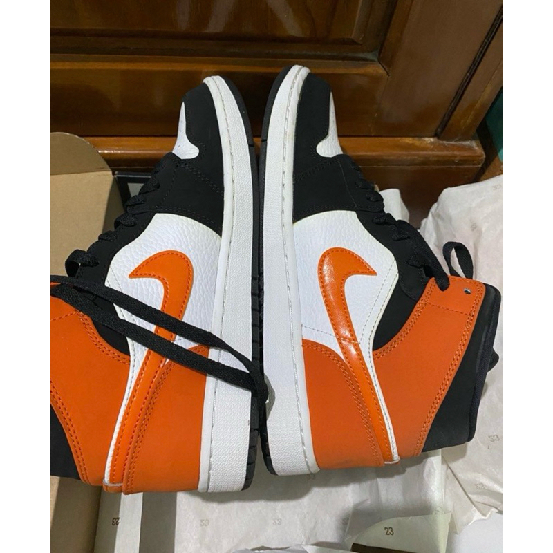 Preloved air jordan 1 mid shattered backboard 100% original