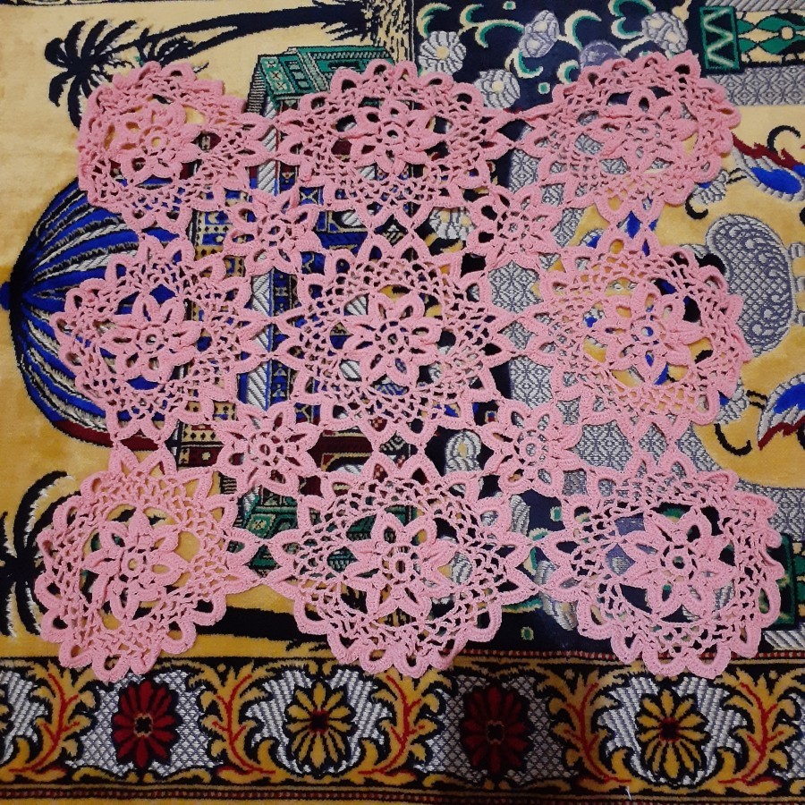 Taplak Meja Rajut 44x44 cm Benang Katun Segi Empat Coral