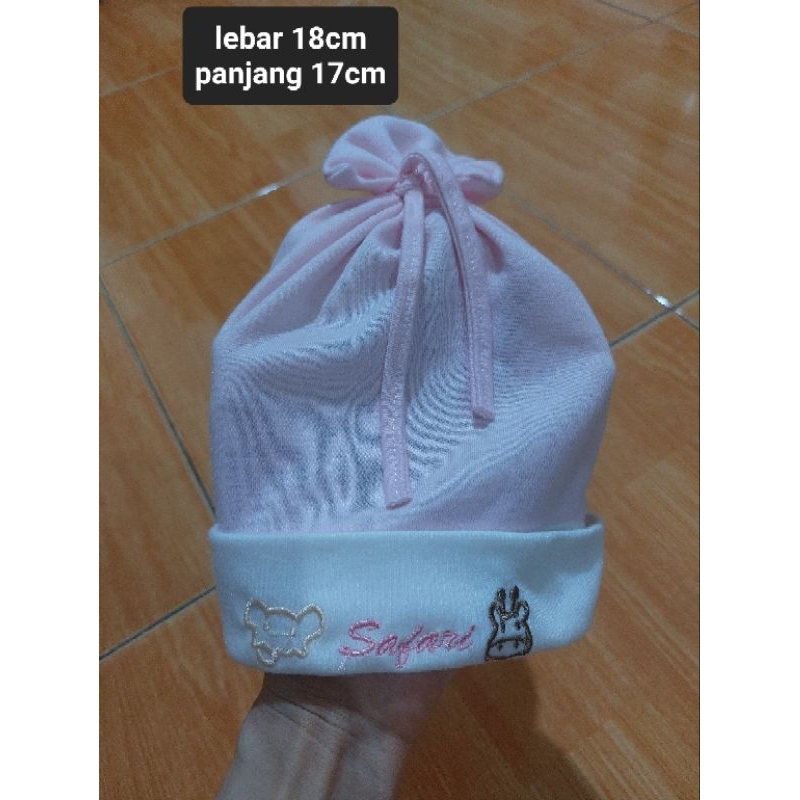 Topi anak preloved secondhand seken bekas. Topi perempuan / cewek anak-anak