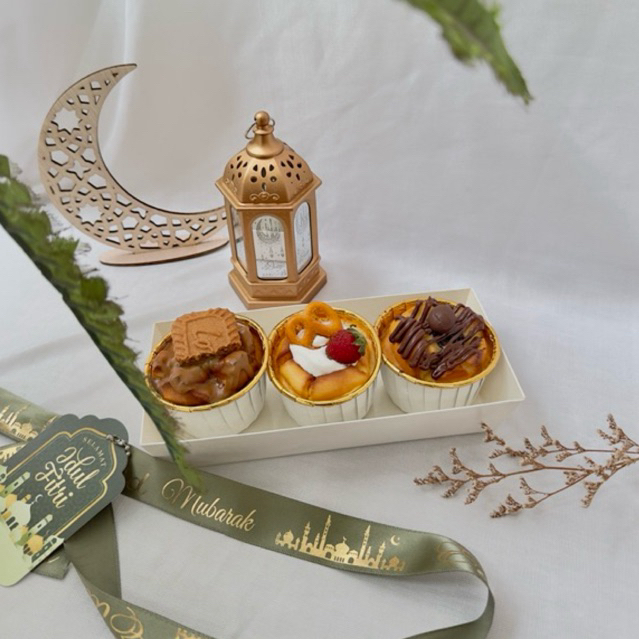 

Hampers Box of Three Brownie Burnt Cheesecake