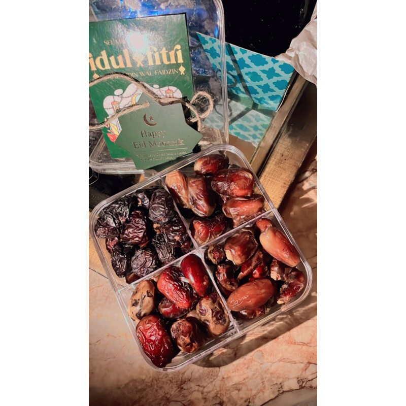 

Kurma Hampers Idul Fitri/Umroh haji isi 4 Sekat