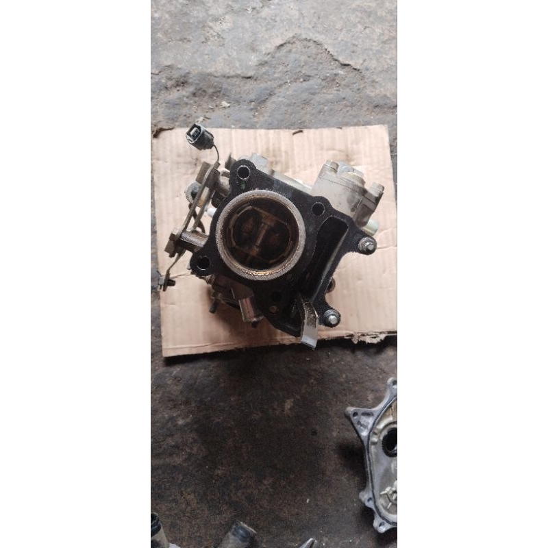 kepala silinder/ head cylinder vario 125 bekas original copotan motor