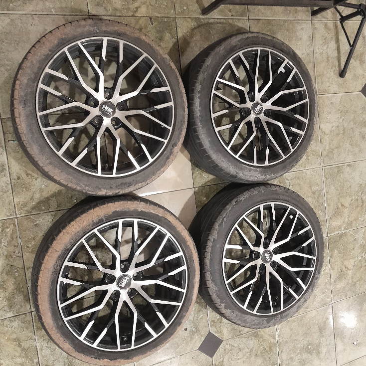 VELG MOBIL BEKAS BOTAIN RING 19 LEBAR 8,5 PCD 5X114 ET 45+BAN 235 45 R19 VELG UNTUK MOBIL TERIOS RUS