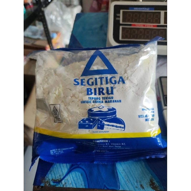 

MURAH TEPUNG TERIGU SEGITIGA BIRU 500gr