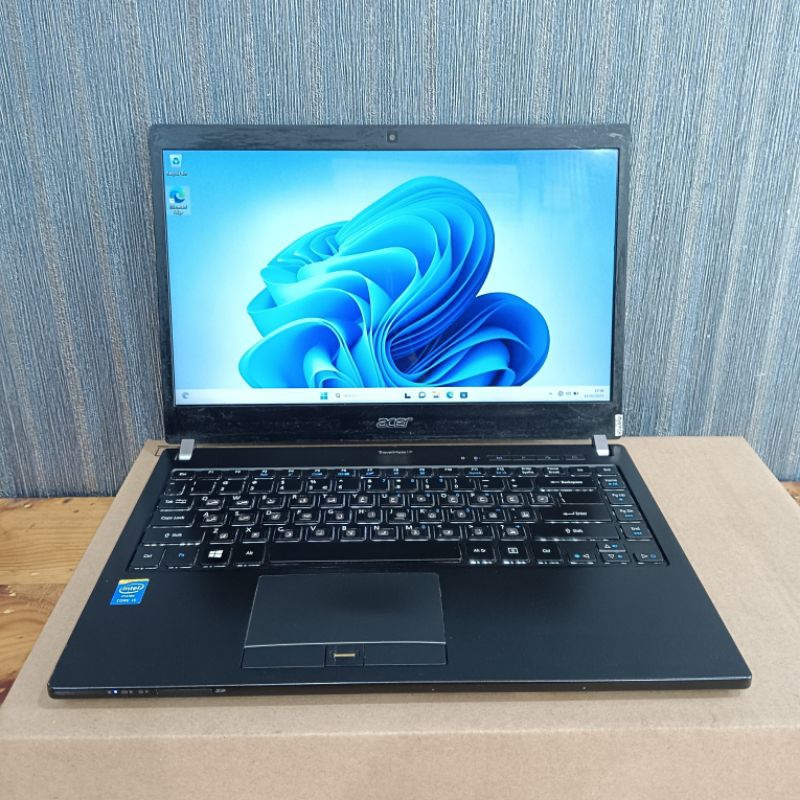 Laptop Acer Travelmate P645 Core i5-5200U Ram 8Gb/SSD 240Gb Keyboard backlight Vga Hd Graphics 5500,