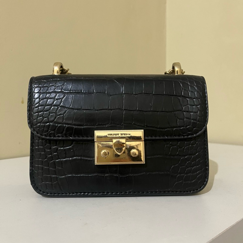 preloved CK Woden Boxy Croco Chain premium