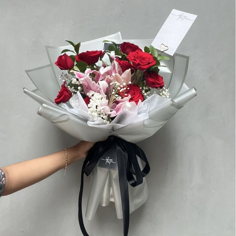 Gorgeous Lily Summer Rose - Bellisima Florist Bogor