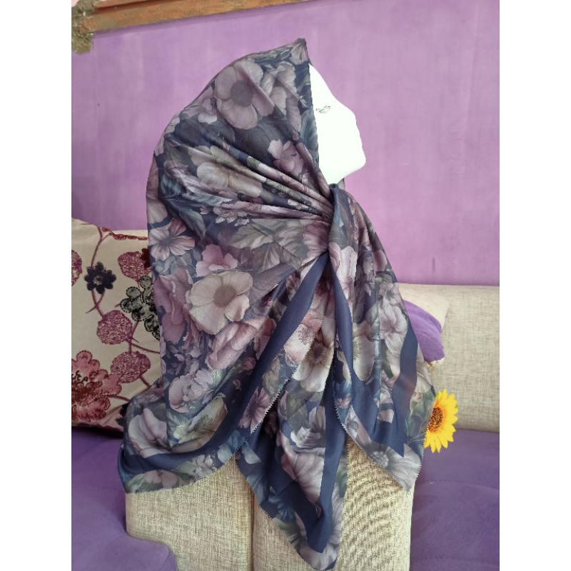 Kerudung Segi Empat Motif Cantik/Jilbab Segi Empat Motif/Hijab Segi Empat Motif Bunga