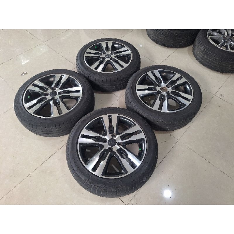 Velg Mobil Bekas Std Jazz Ring 16 Lubang Baut 4 + Ban