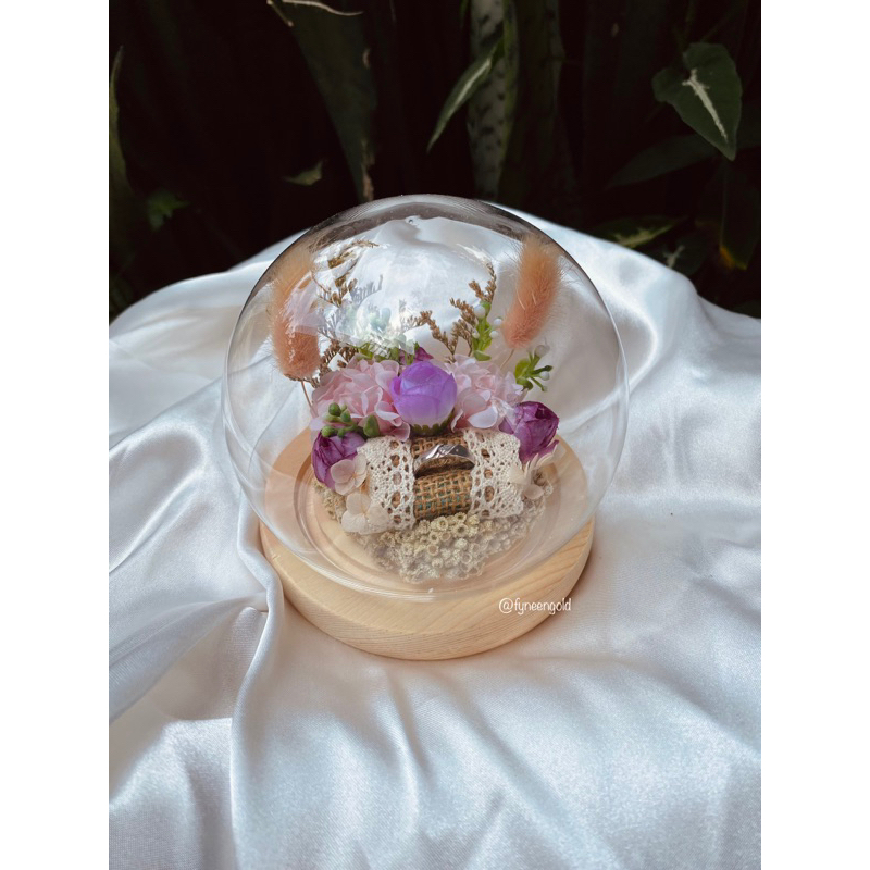 Tempat Mahar Cincin Glass Dome Dried Flowers