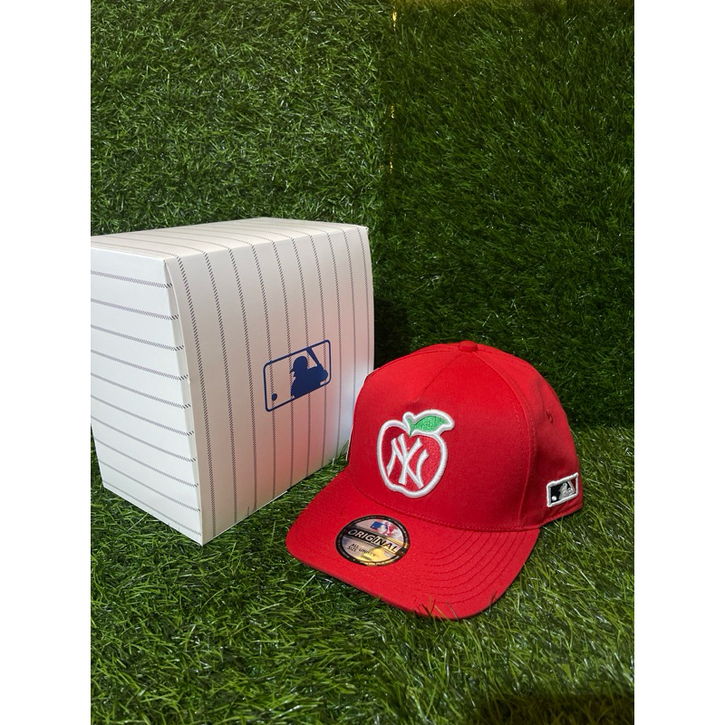 Logo NY Aple Red White Bahan Merah Topi Premium MLB