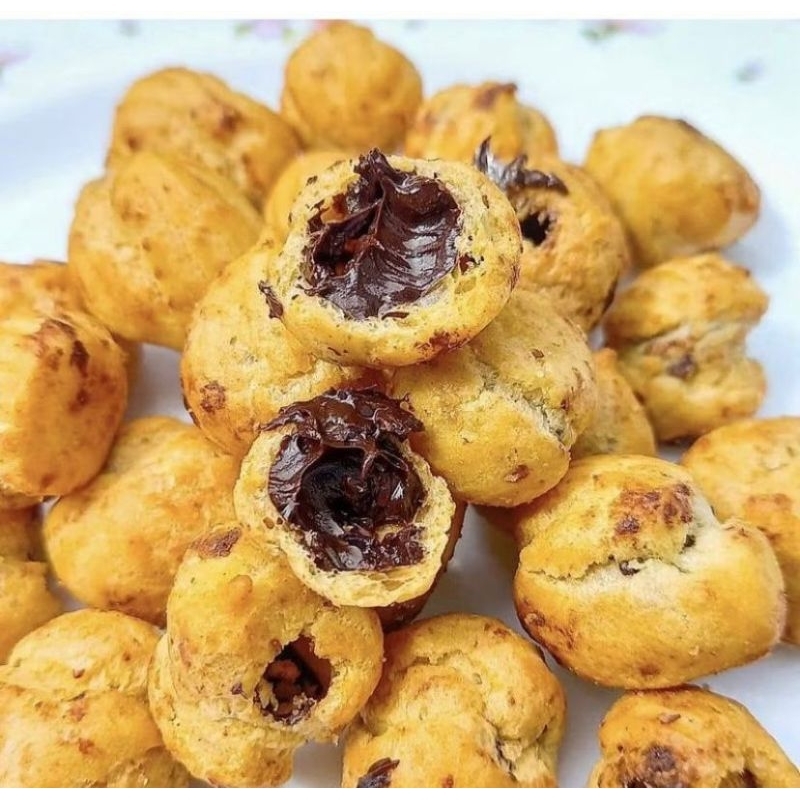 

Kue Soes kering isi Coklat Lumer