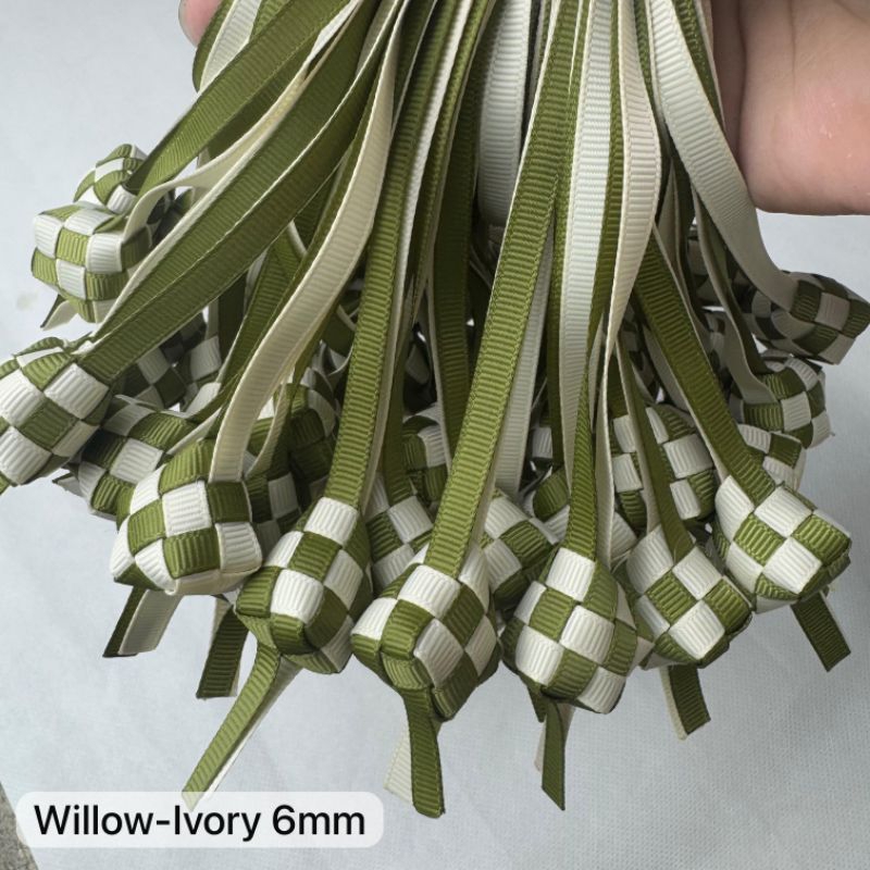 

1 pc - Ketupat Pita Bahan Grosgrain | Aplikasi Ketupat Lebaran Bahan Pita