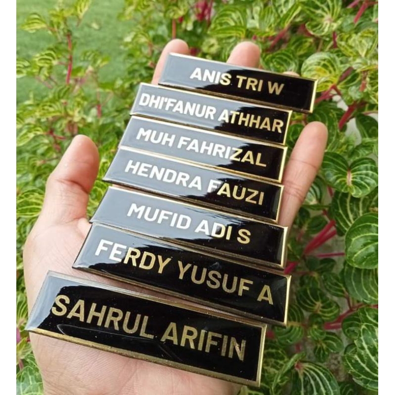 

nametag kuningan