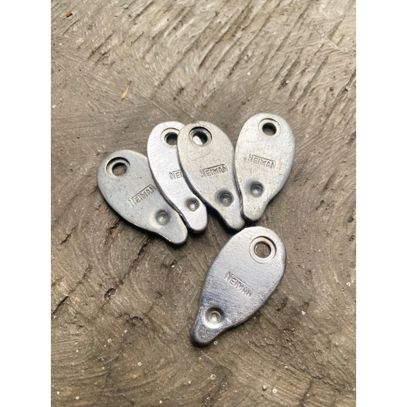 daun kunci neiman / penutup kunci stang vespa sprint super dll