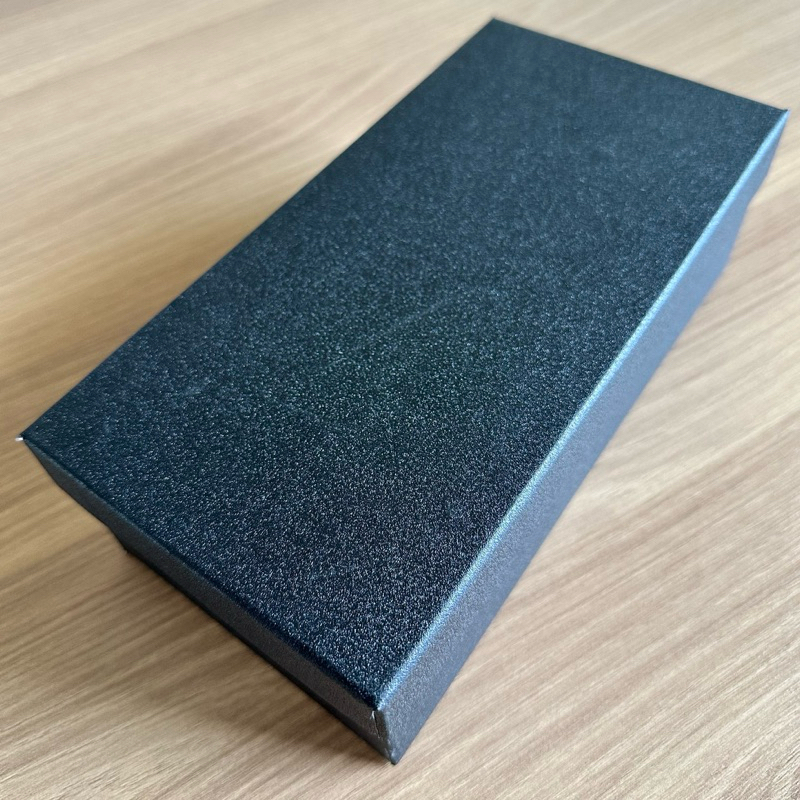 

hardbox hitam uk 31 x 29 x 14 (luar hitam dalam coklat)