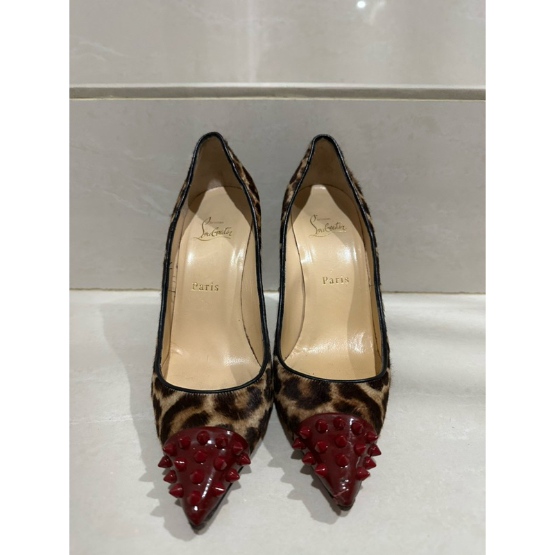 LOUBOUTIN heels size 38.5